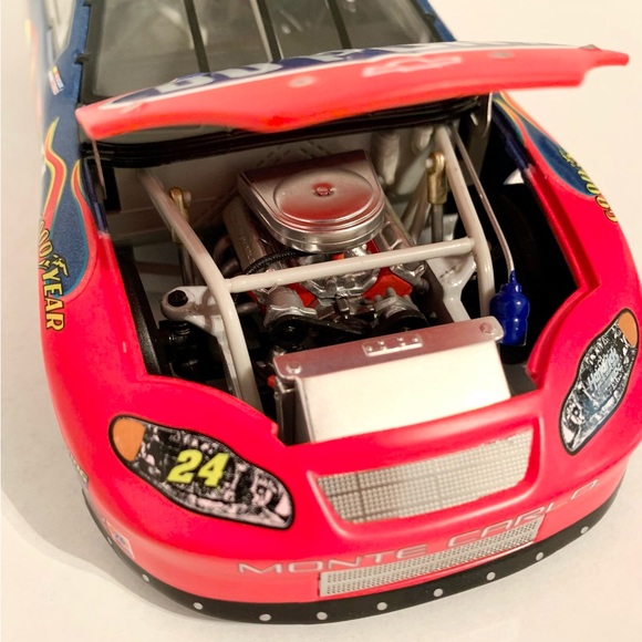 Jeff Gordon NASCAR #24 DuPont 2003 Monte Carlo Diecast Action Racing Stock Car - Picture 5 of 10